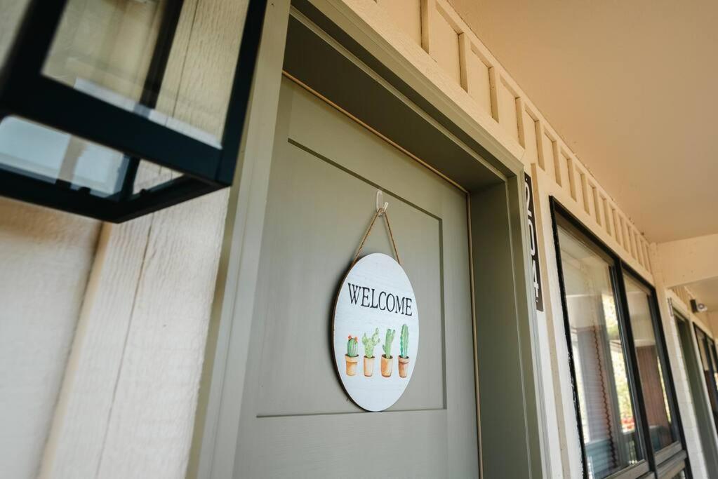Pet Friendly Boho Condo With Pool--Fitness Center--Next To The Branson Landing--Close To Convention Center And Kanakuk Екстер'єр фото