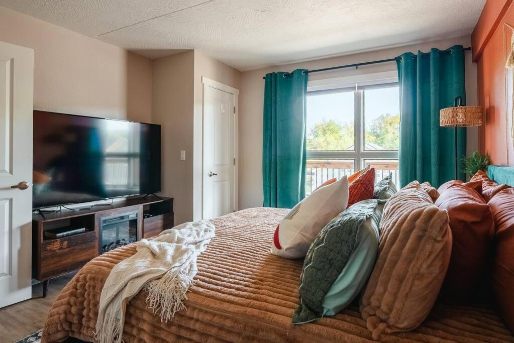 Pet Friendly Boho Condo With Pool--Fitness Center--Next To The Branson Landing--Close To Convention Center And Kanakuk Екстер'єр фото