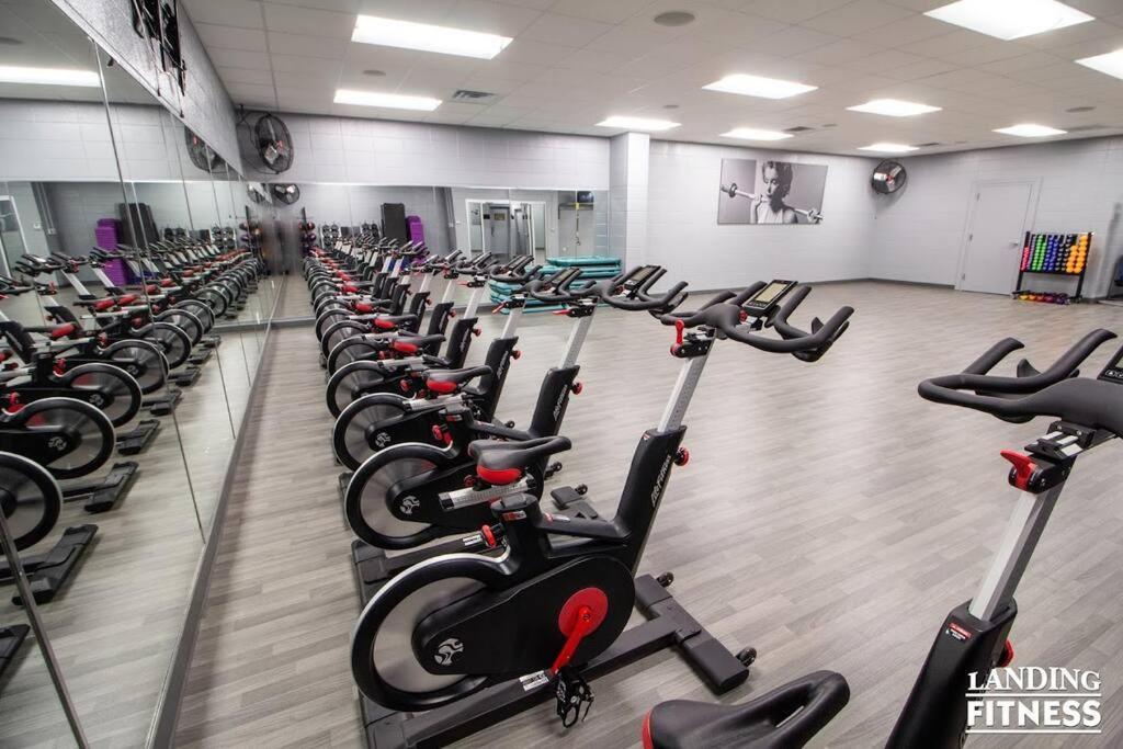 Pet Friendly Boho Condo With Pool--Fitness Center--Next To The Branson Landing--Close To Convention Center And Kanakuk Екстер'єр фото